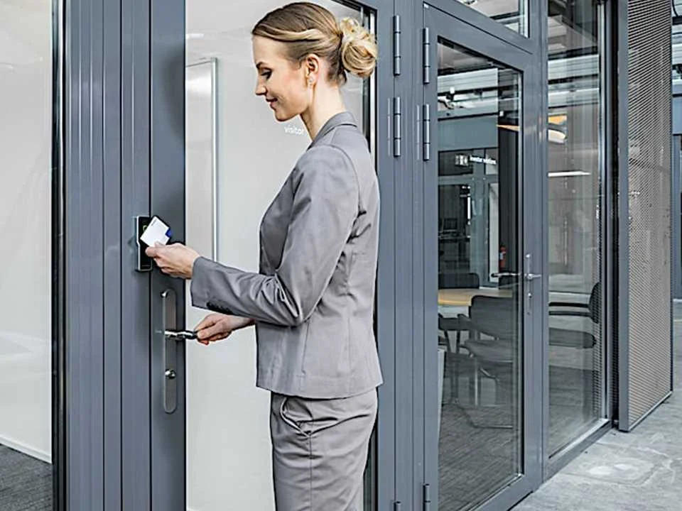 Lettore compatto 91 04 di controllo accessi Lettore compatto 91 04 di controllo accessi