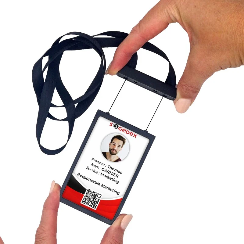 Cordino retrattile con porta badge