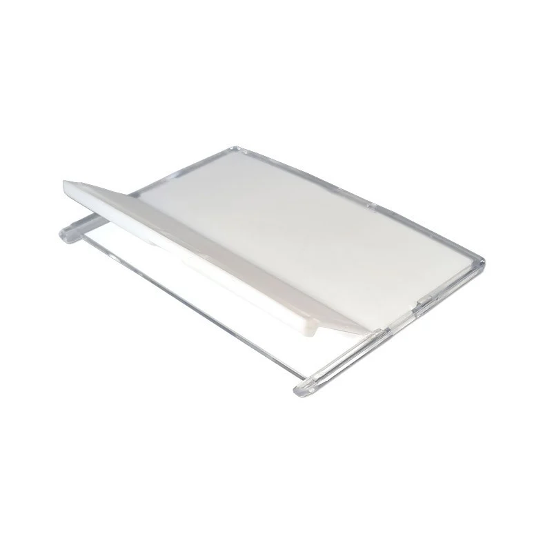 Porta badge con chiusura a clip sul retro